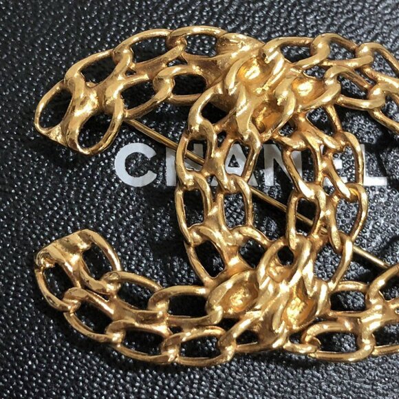CHANEL CC Logo Double Chain Link Brooch Gold Tone Pin 12P Auth w/Box D-o11393 - Picture 3 of 7